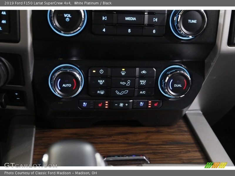White Platinum / Black 2019 Ford F150 Lariat SuperCrew 4x4