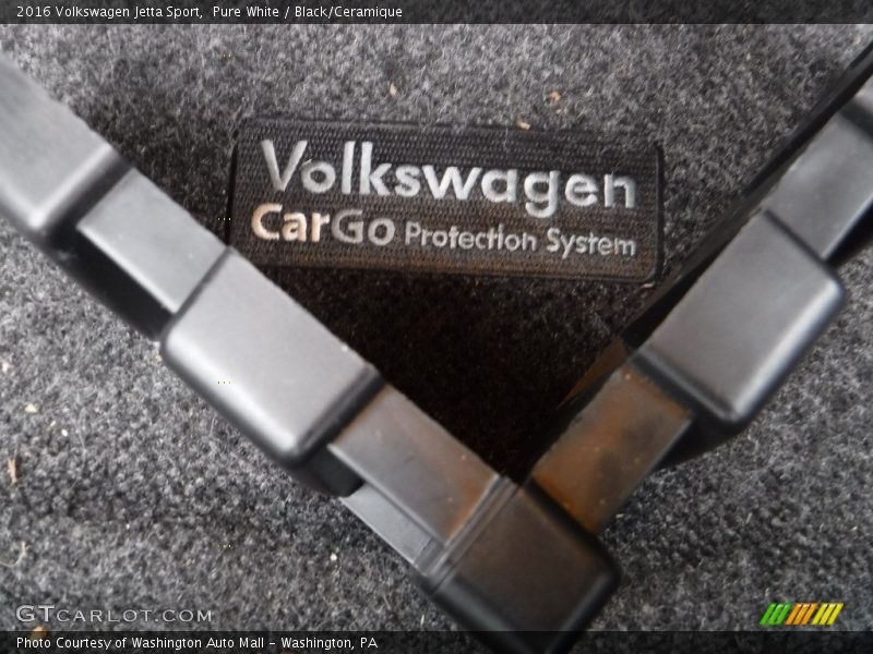 Pure White / Black/Ceramique 2016 Volkswagen Jetta Sport