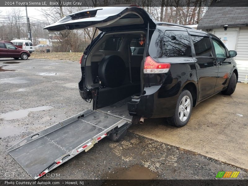Black / Light Gray 2014 Toyota Sienna LE