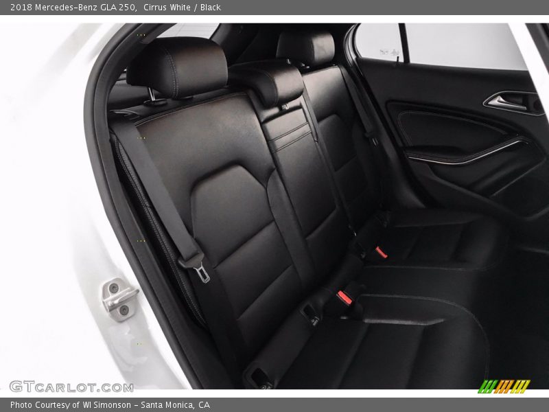 Cirrus White / Black 2018 Mercedes-Benz GLA 250