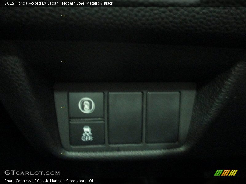 Modern Steel Metallic / Black 2019 Honda Accord LX Sedan
