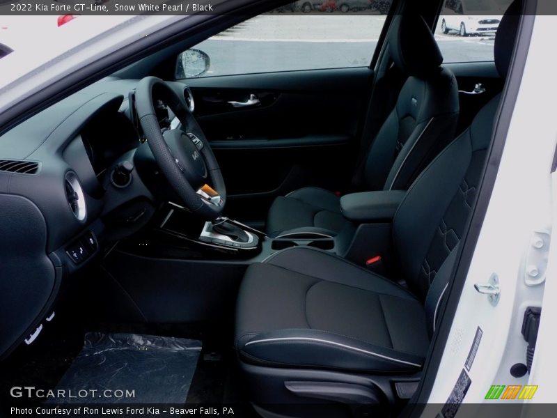 Snow White Pearl / Black 2022 Kia Forte GT-Line