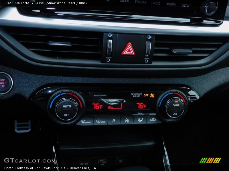 Snow White Pearl / Black 2022 Kia Forte GT-Line