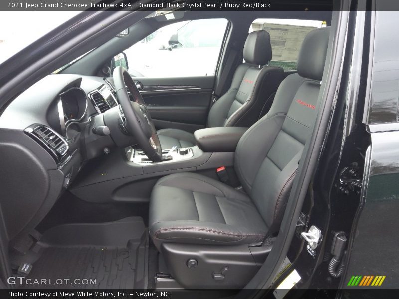 Front Seat of 2021 Grand Cherokee Trailhawk 4x4