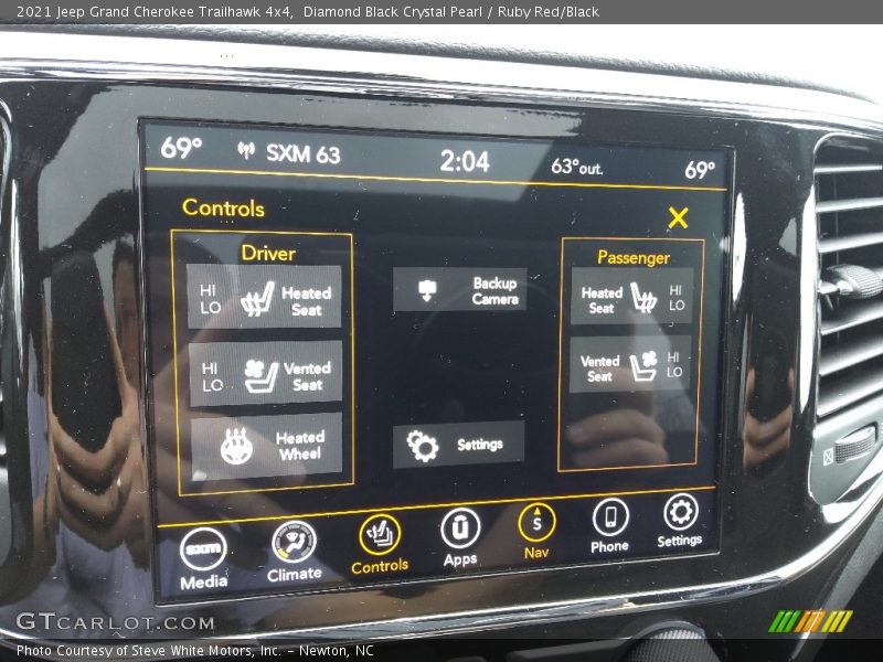 Controls of 2021 Grand Cherokee Trailhawk 4x4