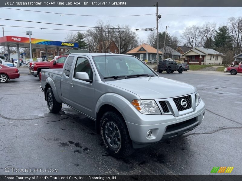 Brilliant Silver / Graphite 2017 Nissan Frontier Pro-4X King Cab 4x4