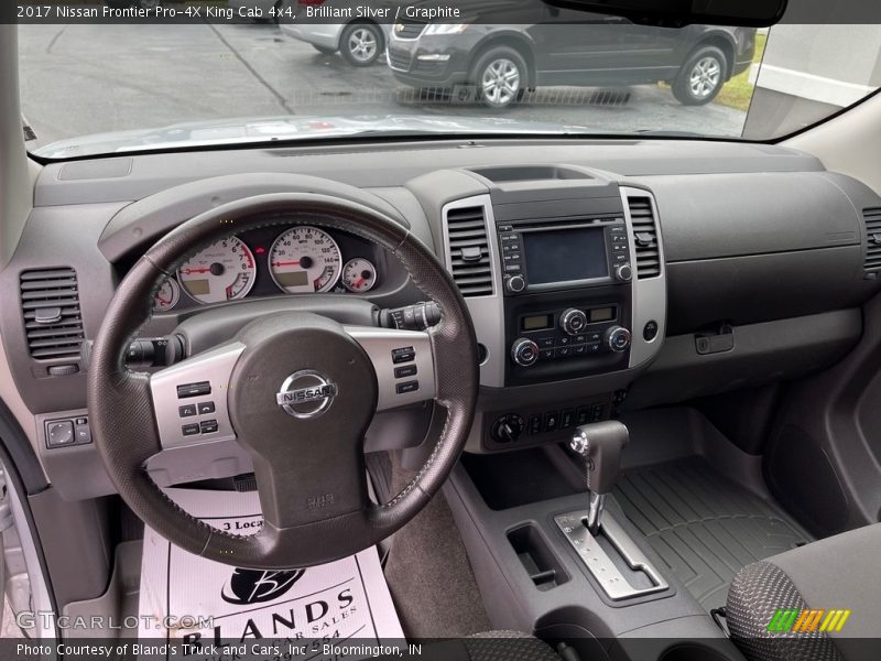 Brilliant Silver / Graphite 2017 Nissan Frontier Pro-4X King Cab 4x4