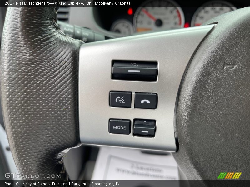 Brilliant Silver / Graphite 2017 Nissan Frontier Pro-4X King Cab 4x4
