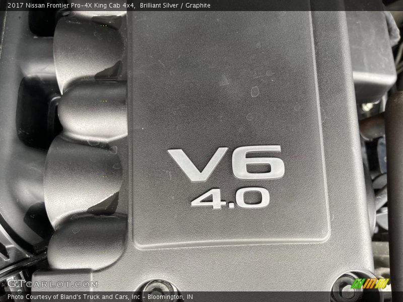 Brilliant Silver / Graphite 2017 Nissan Frontier Pro-4X King Cab 4x4