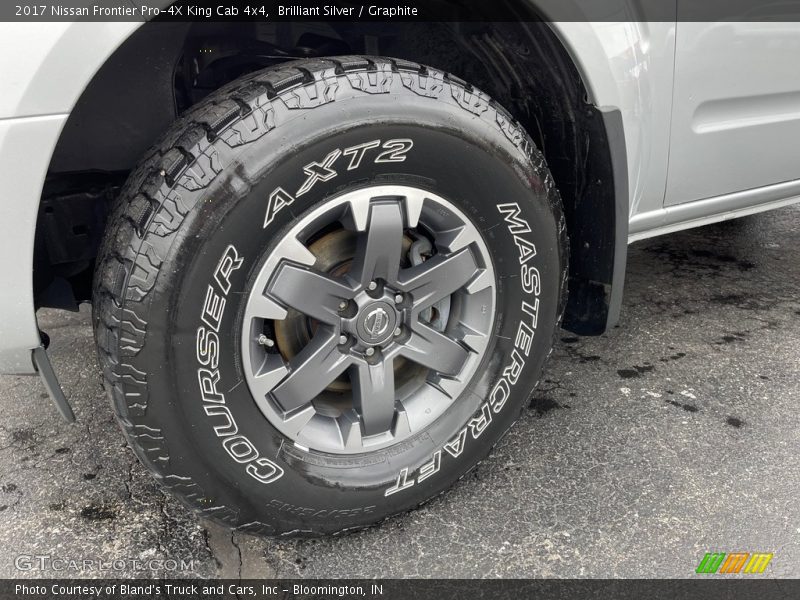 Brilliant Silver / Graphite 2017 Nissan Frontier Pro-4X King Cab 4x4