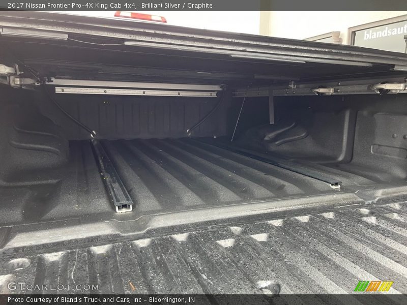 Brilliant Silver / Graphite 2017 Nissan Frontier Pro-4X King Cab 4x4