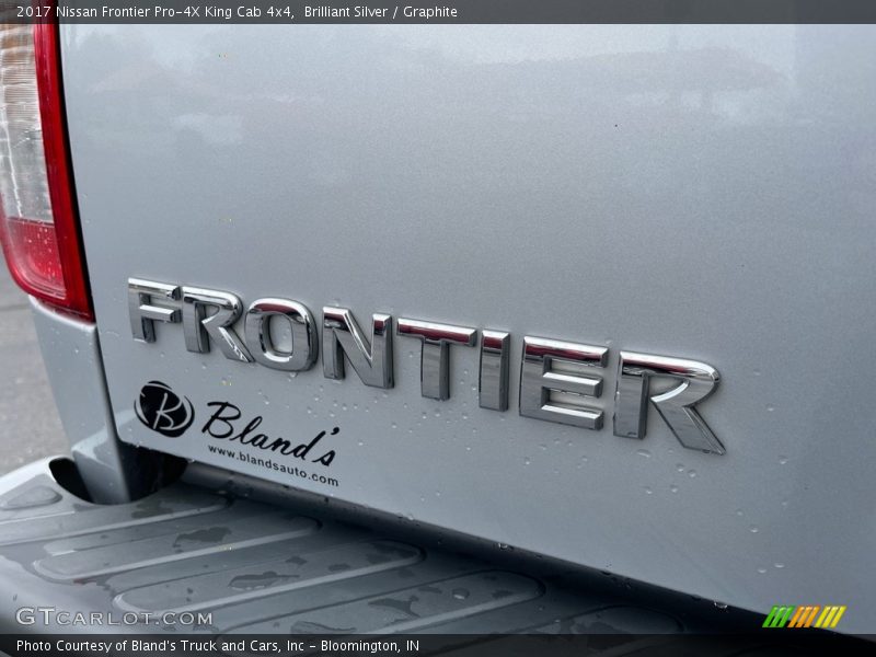 Brilliant Silver / Graphite 2017 Nissan Frontier Pro-4X King Cab 4x4