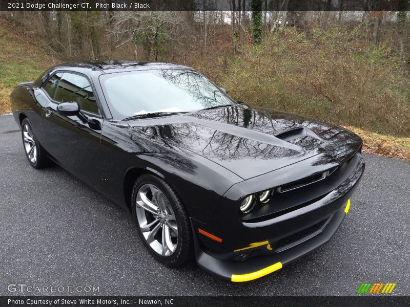 Front 3/4 View of 2021 Challenger GT