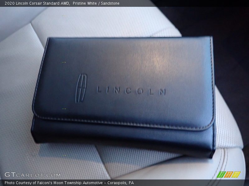 Pristine White / Sandstone 2020 Lincoln Corsair Standard AWD