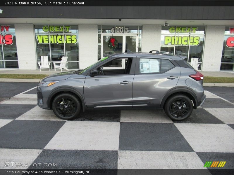 Gun Metallic / Charcoal 2021 Nissan Kicks SR