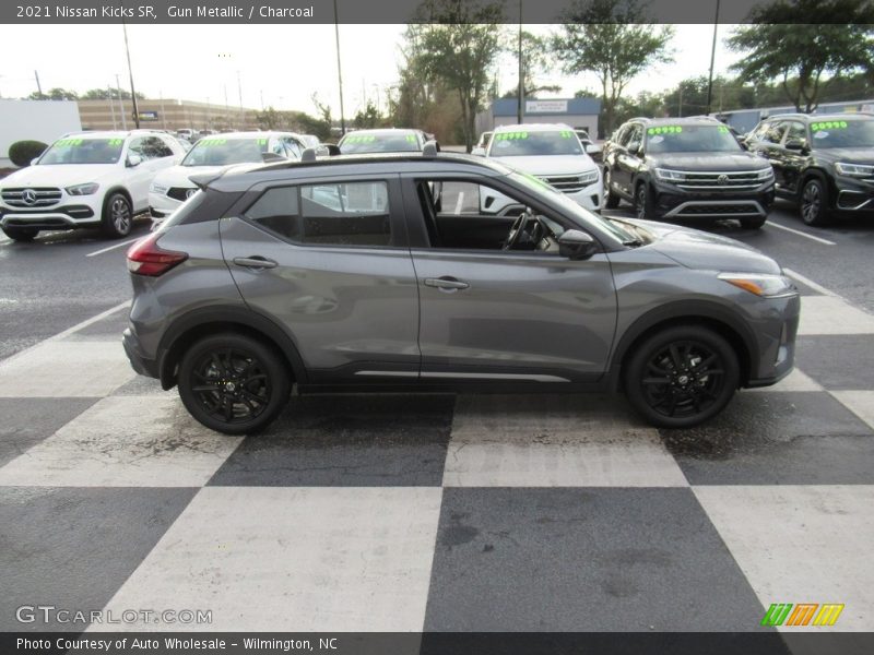 Gun Metallic / Charcoal 2021 Nissan Kicks SR