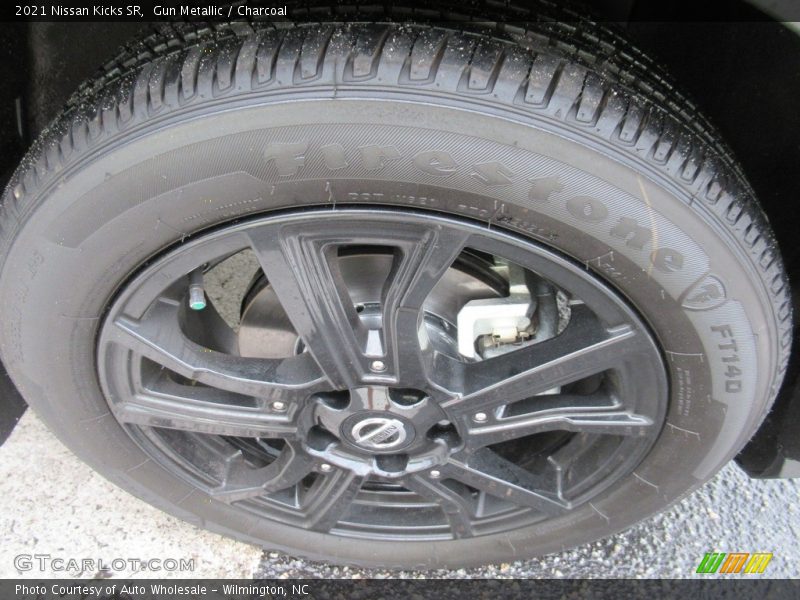 Gun Metallic / Charcoal 2021 Nissan Kicks SR