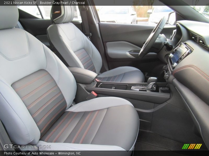 Boulder Gray Pearl / Charcoal 2021 Nissan Kicks SR
