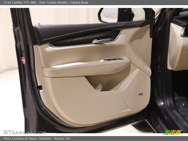Dark Granite Metallic / Sahara Beige 2018 Cadillac XT5 AWD