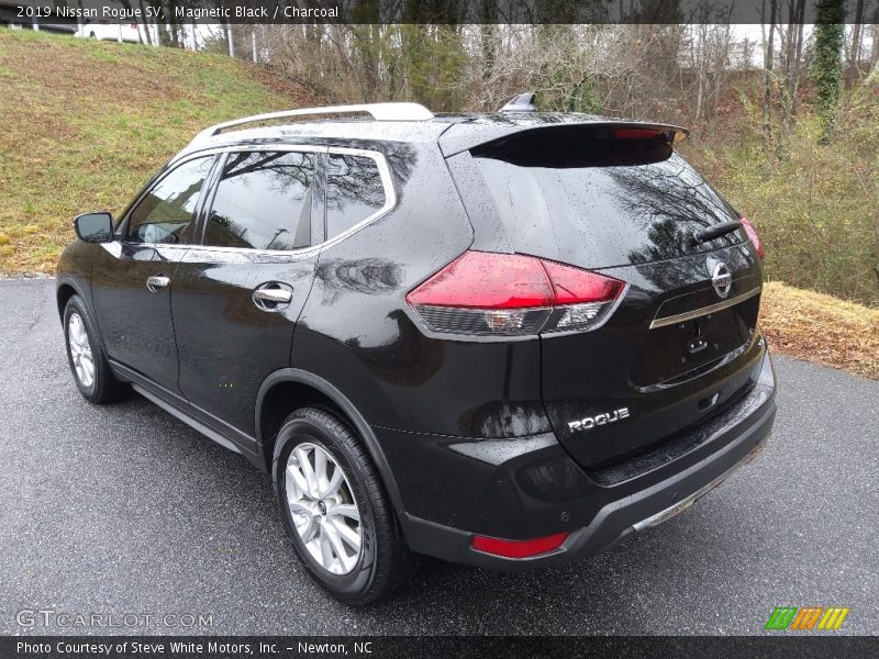 Magnetic Black / Charcoal 2019 Nissan Rogue SV