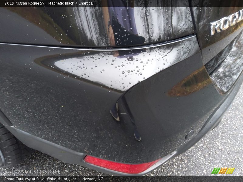 Magnetic Black / Charcoal 2019 Nissan Rogue SV