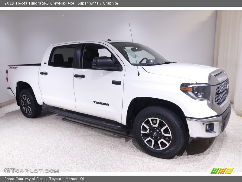 Super White / Graphite 2019 Toyota Tundra SR5 CrewMax 4x4