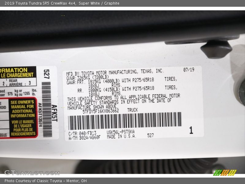 Super White / Graphite 2019 Toyota Tundra SR5 CrewMax 4x4