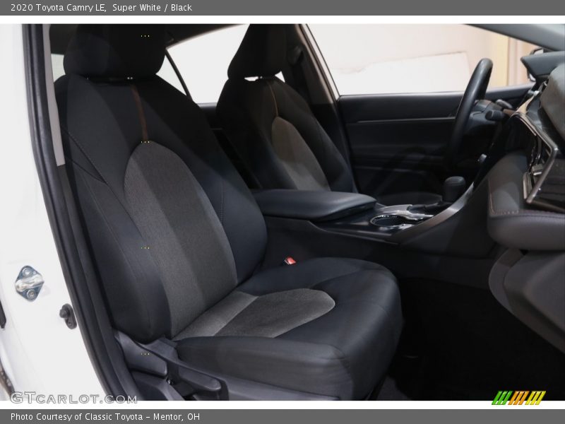 Super White / Black 2020 Toyota Camry LE
