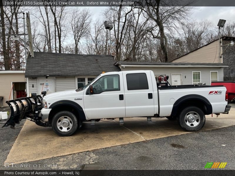 Oxford White / Medium Flint 2006 Ford F350 Super Duty XL Crew Cab 4x4