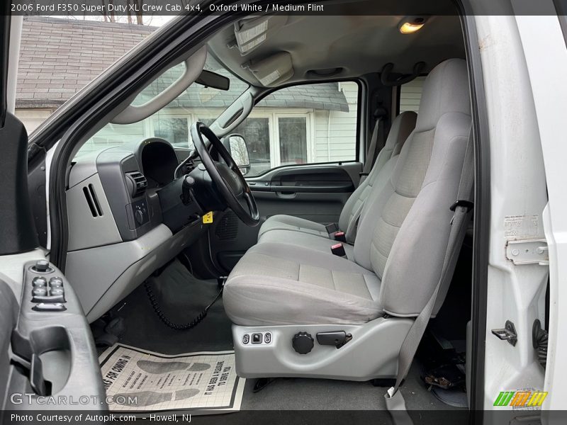 Oxford White / Medium Flint 2006 Ford F350 Super Duty XL Crew Cab 4x4