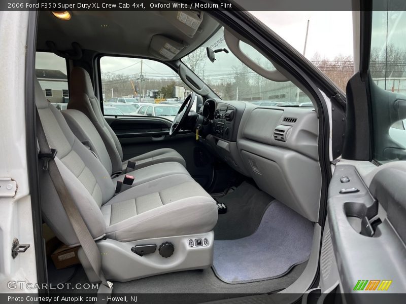 Oxford White / Medium Flint 2006 Ford F350 Super Duty XL Crew Cab 4x4
