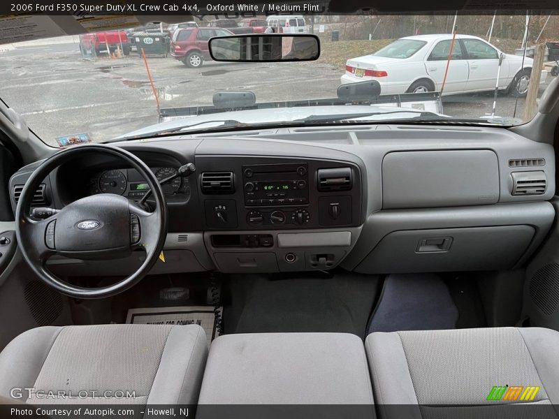 Oxford White / Medium Flint 2006 Ford F350 Super Duty XL Crew Cab 4x4