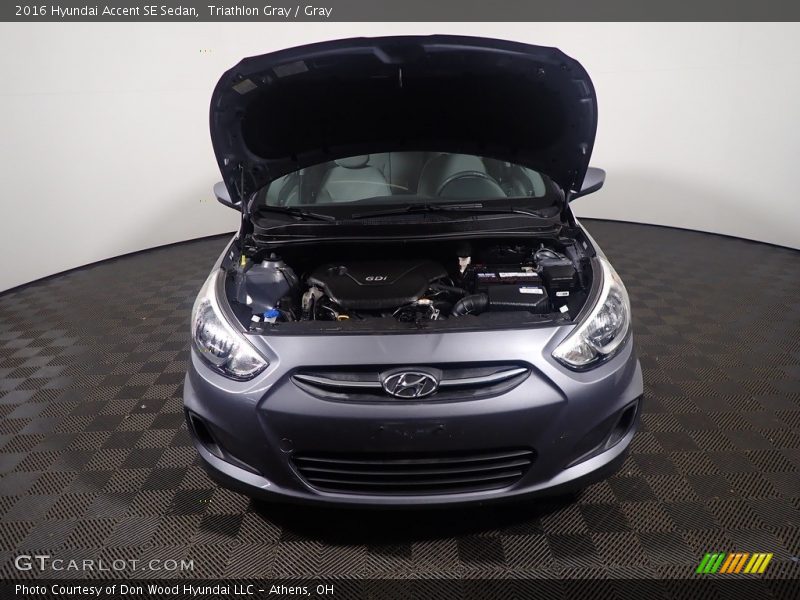 Triathlon Gray / Gray 2016 Hyundai Accent SE Sedan