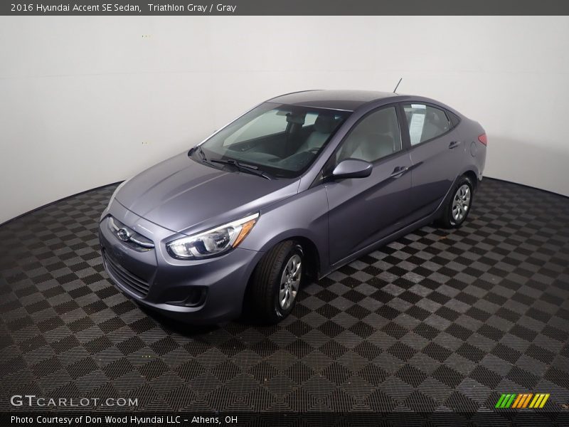Triathlon Gray / Gray 2016 Hyundai Accent SE Sedan