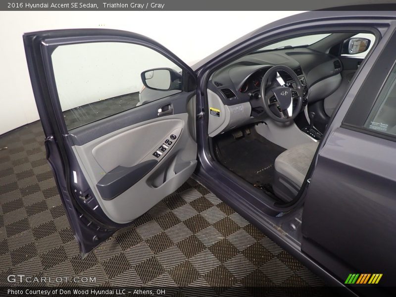 Triathlon Gray / Gray 2016 Hyundai Accent SE Sedan