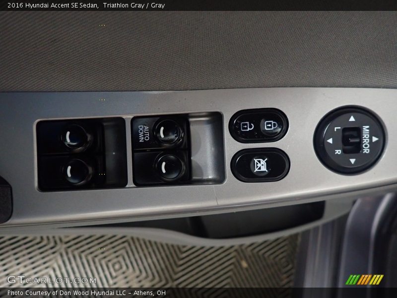 Triathlon Gray / Gray 2016 Hyundai Accent SE Sedan