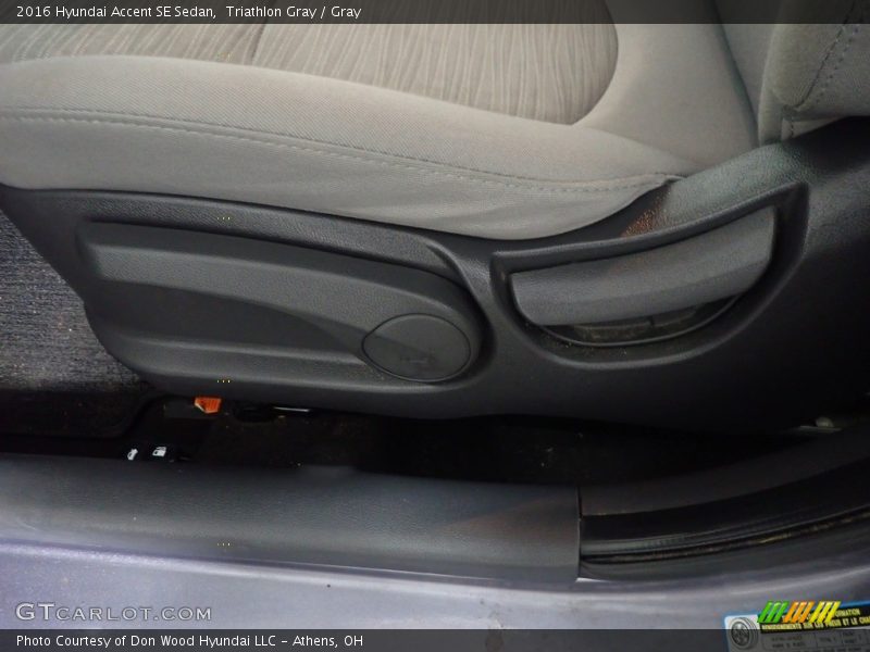 Triathlon Gray / Gray 2016 Hyundai Accent SE Sedan