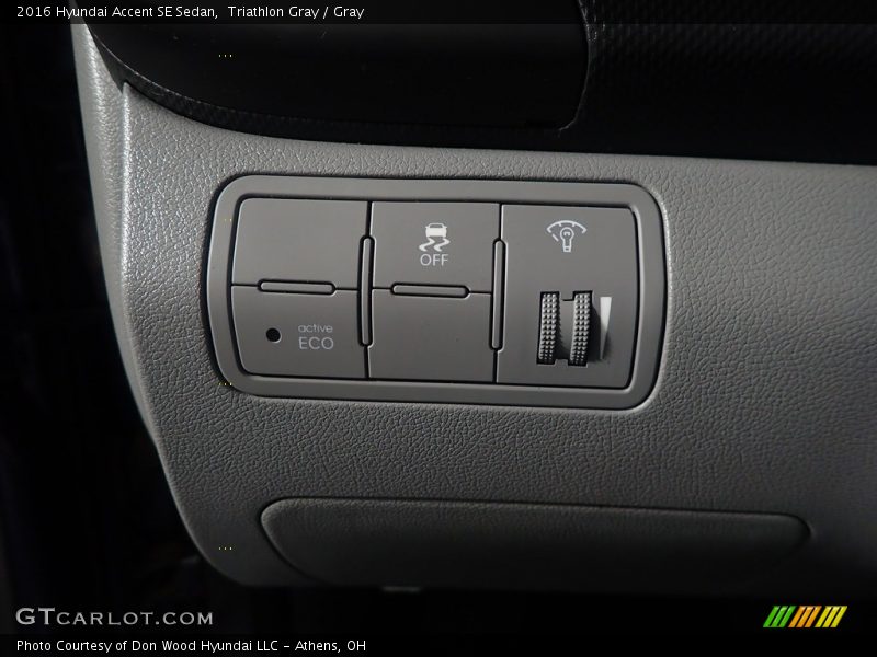 Triathlon Gray / Gray 2016 Hyundai Accent SE Sedan