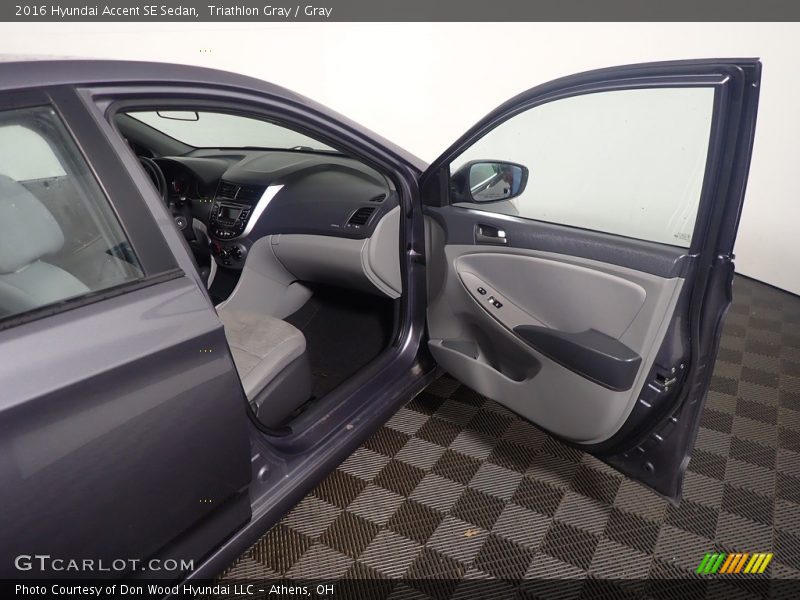 Triathlon Gray / Gray 2016 Hyundai Accent SE Sedan