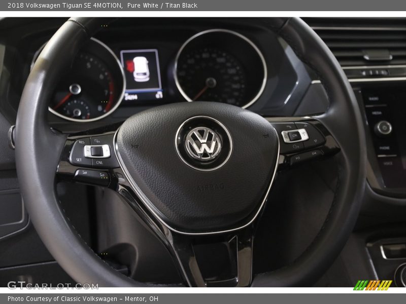 Pure White / Titan Black 2018 Volkswagen Tiguan SE 4MOTION