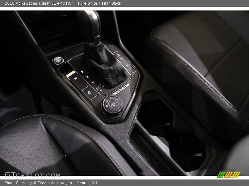 Pure White / Titan Black 2018 Volkswagen Tiguan SE 4MOTION