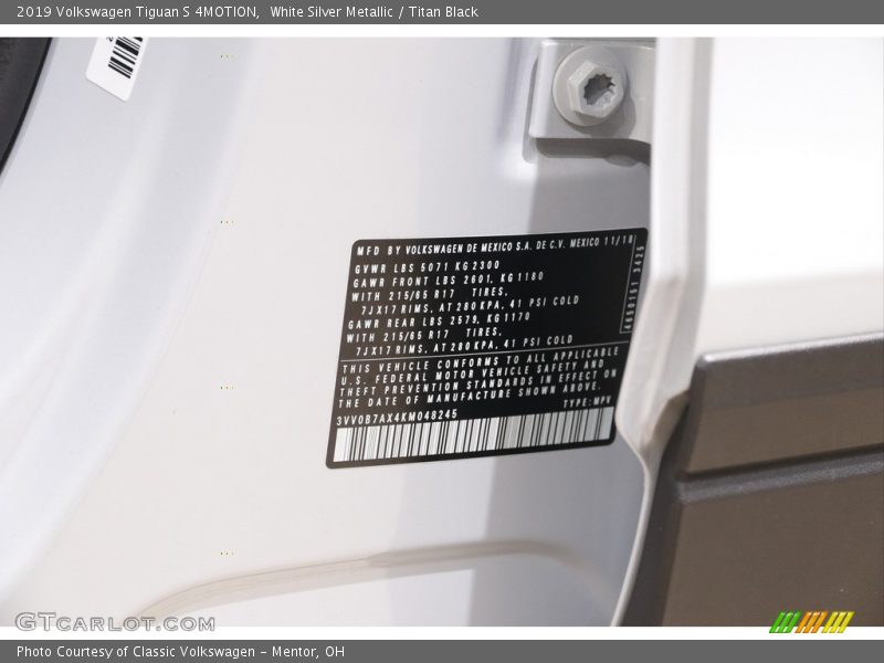 White Silver Metallic / Titan Black 2019 Volkswagen Tiguan S 4MOTION