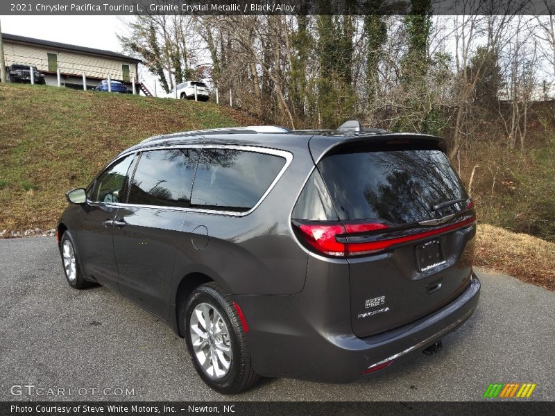 Granite Crystal Metallic / Black/Alloy 2021 Chrysler Pacifica Touring L