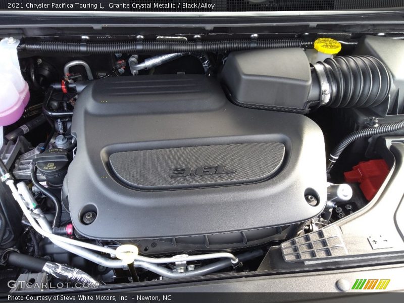 Granite Crystal Metallic / Black/Alloy 2021 Chrysler Pacifica Touring L