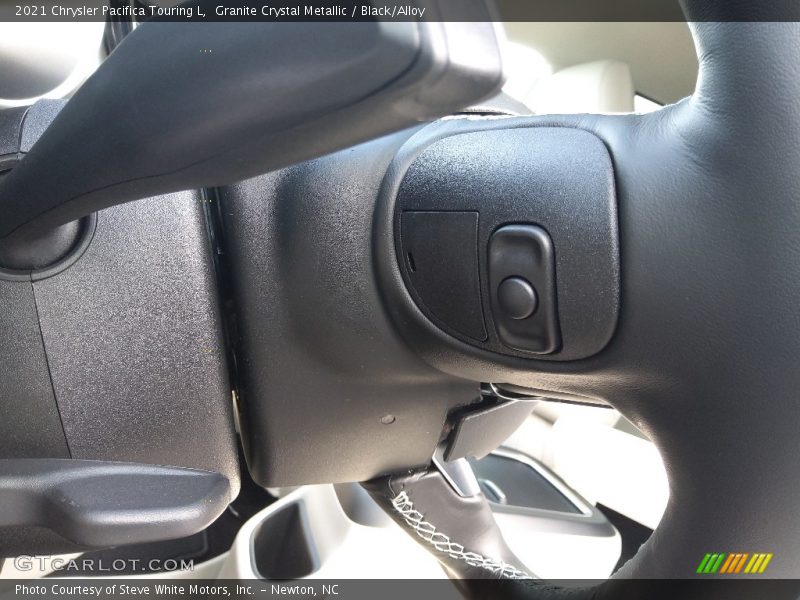 Granite Crystal Metallic / Black/Alloy 2021 Chrysler Pacifica Touring L