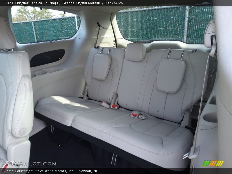 Granite Crystal Metallic / Black/Alloy 2021 Chrysler Pacifica Touring L