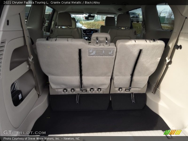 Granite Crystal Metallic / Black/Alloy 2021 Chrysler Pacifica Touring L