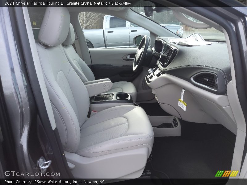 Granite Crystal Metallic / Black/Alloy 2021 Chrysler Pacifica Touring L