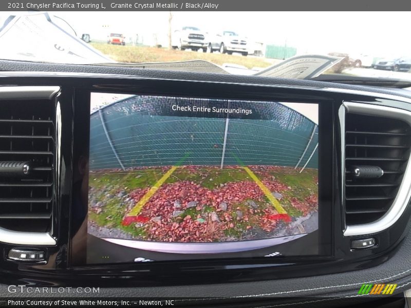 Granite Crystal Metallic / Black/Alloy 2021 Chrysler Pacifica Touring L