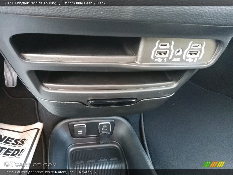 Fathom Blue Pearl / Black 2021 Chrysler Pacifica Touring L